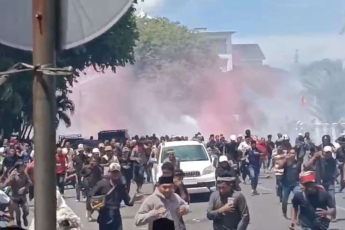 Peringatan-21-Tahun-Hari-Damai-Aceh-di-Banda-Aceh-Diwarnai-Kericuhan